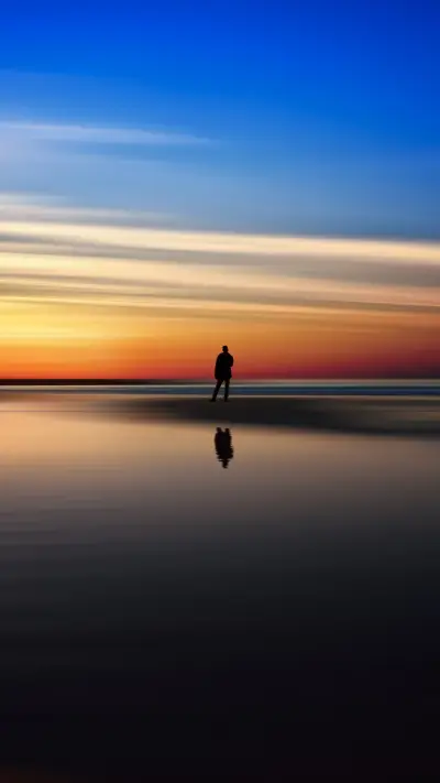 苍茫孤独的旅者