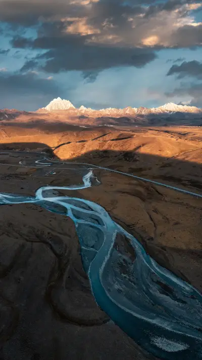 Utopia in the snowy mountains of western sichuan