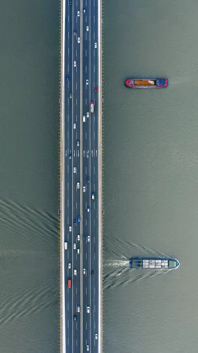 Overlooking Xupu Bridge and Cargo Shipping in Shanghai - Screenshot 1