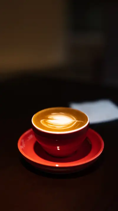 Latte art, coffee shop, red cup, wooden table - Screenshot 1