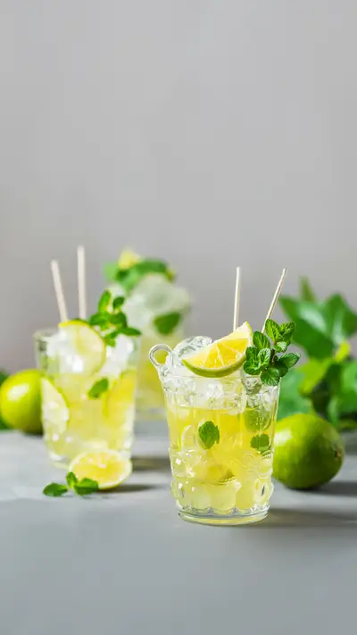 Cold Tea with Lime, Mint and Ice