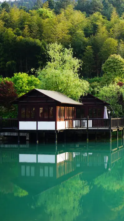 Walking in Tongli ancient town 26 - Screenshot 1