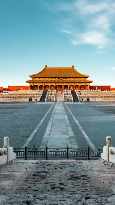 The glory and meditation under the roots of the imperial