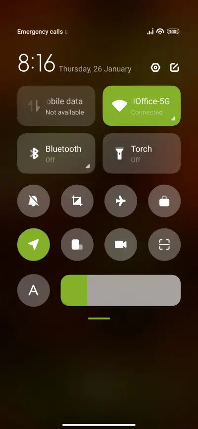 black - Screenshot 5