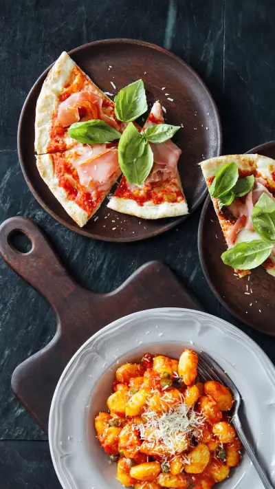 Homemade pizza together - Screenshot 1