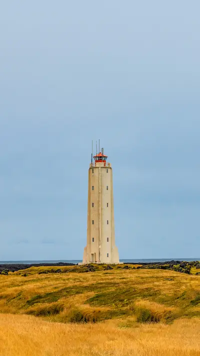 Lonely Autumn View of Beautiful Malariff White Lighthouse - Screenshot 1