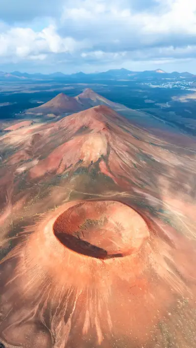 Etna volcano eruption in the year