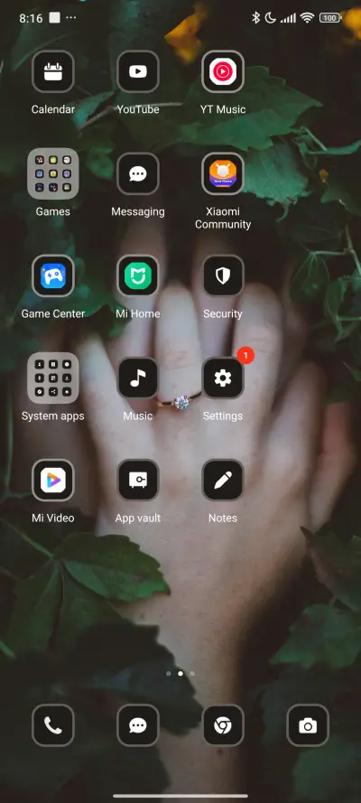 Holding Hand - Screenshot 3