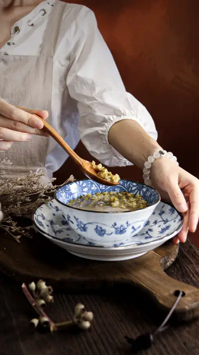 Eat three good meals and live four seasons 17