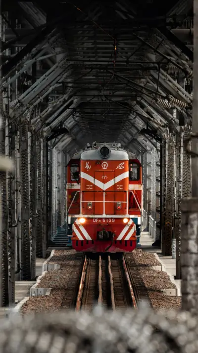 East Wind Train WALLPAPER for Xiaomi MIUI HyperOS