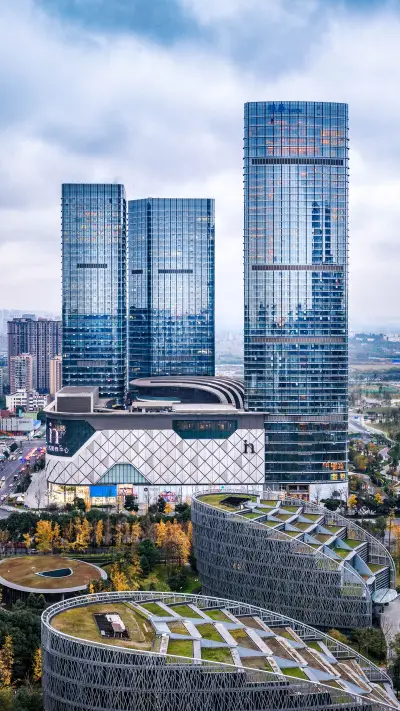 Where to go when traveling alone 2