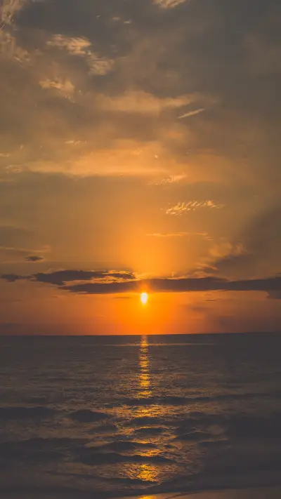 海上日出