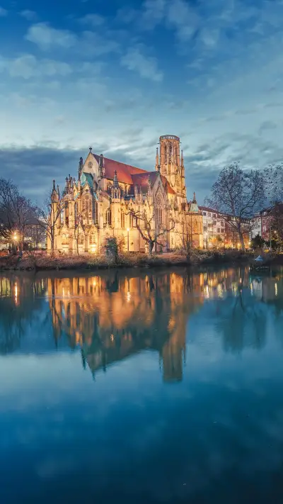 St. John's Church and Feuersee lake at night - Screenshot 1