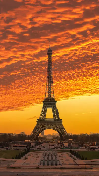 The eiffel tower will grow by 2 in height during the
