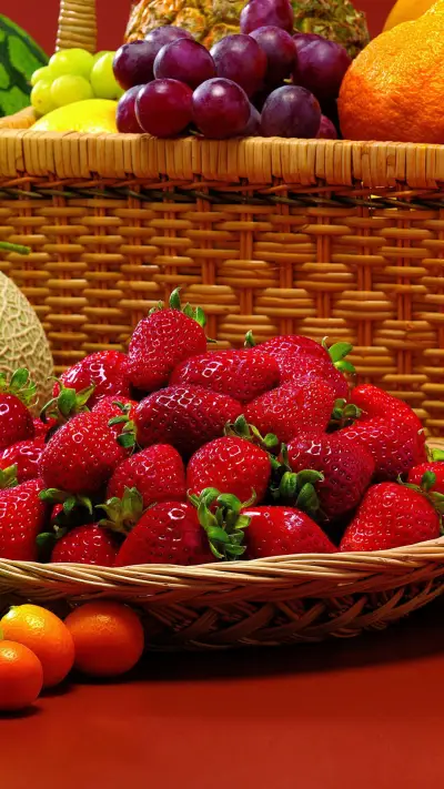 fruit strawberry melon grapes orange tangerine pomegranate tomatoes basket - Screenshot 1
