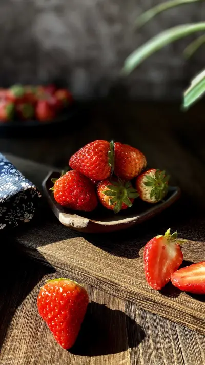 Five types of people cannot eat strawberries casually - Screenshot 1