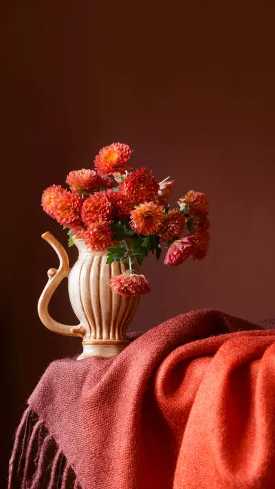 Beautiful colorful chrysanthemums in the vase - Screenshot 1
