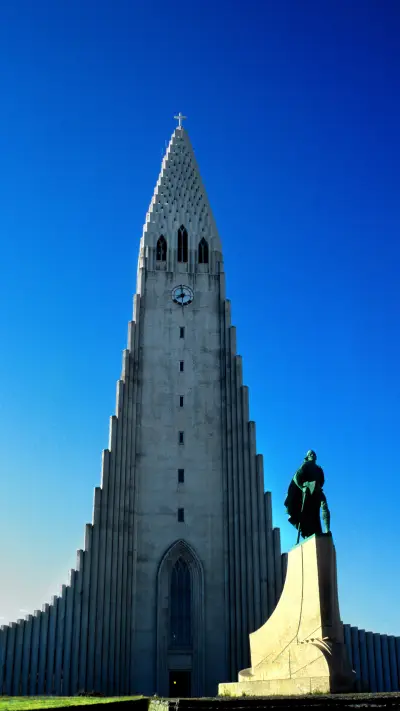 Leif eriksson statue and the hallgrimskirkja