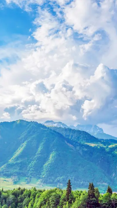 Beautiful scenery under the mountain