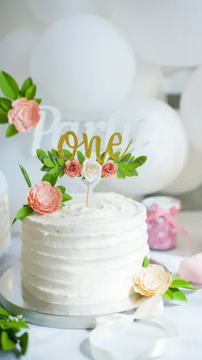 White birthday party for little girl