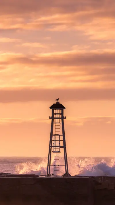 Oamaru lighthouse at sunrise
