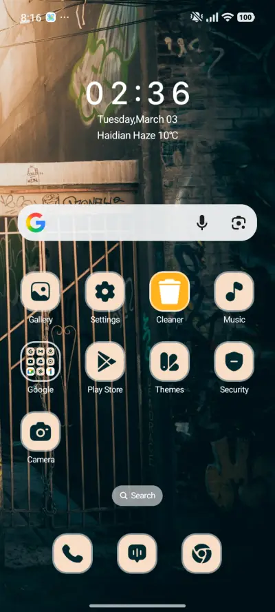 Man by Door - Screenshot 2
