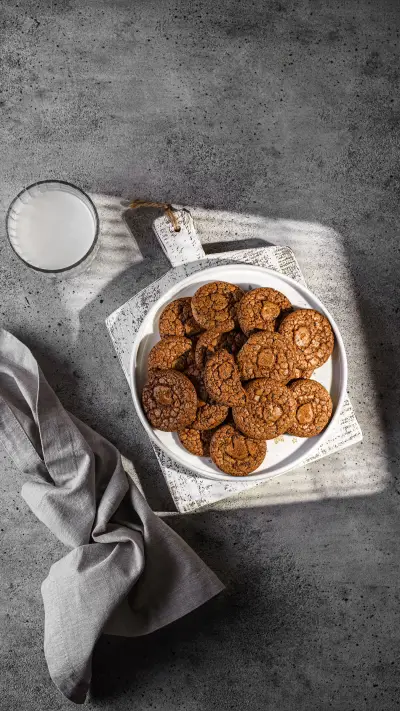 Cookies with chocolate on a gray background