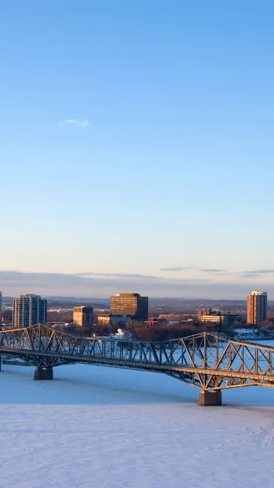 Alexandra Bridge between Ottawa and Gatineau in winter