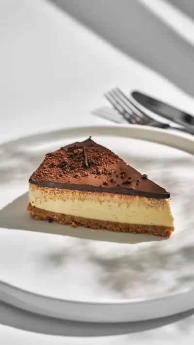 Slice of chocolate cheesecake cake - Screenshot 1
