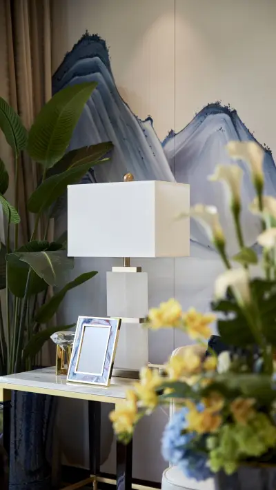 Mountains and rivers are important in entering the home 48