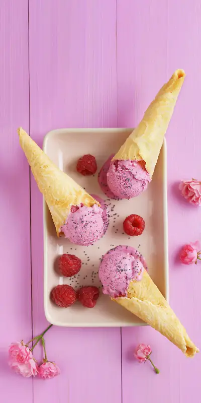 Strawberry cone 35